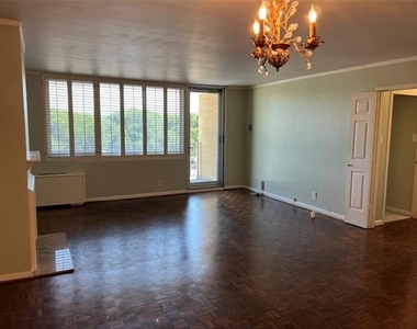 3883 Turtle Creek Boulevard - Photo Thumbnail 12
