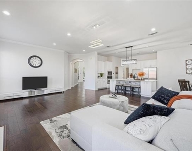 2100 Copperfield Court - Photo Thumbnail 4