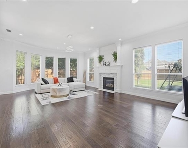 2100 Copperfield Court - Photo Thumbnail 2