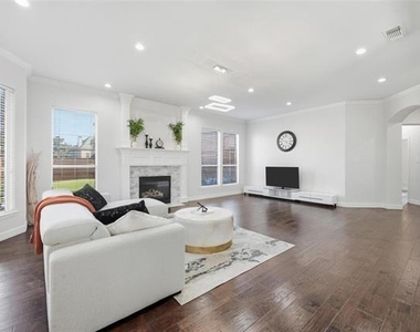 2100 Copperfield Court - Photo Thumbnail 5