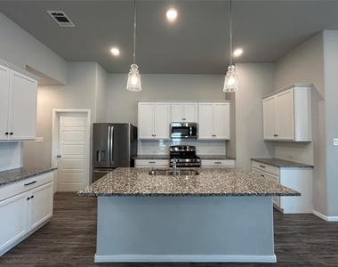 8941 Lantana Meadow Drive - Photo Thumbnail 7