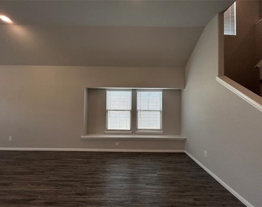 8941 Lantana Meadow Drive - Photo Thumbnail 11