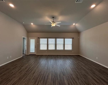 8941 Lantana Meadow Drive - Photo Thumbnail 10