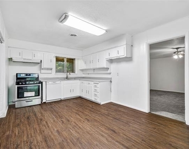 7108 Willis Avenue - Photo Thumbnail 14