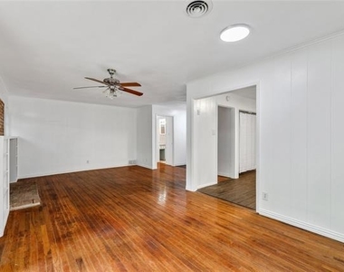 7108 Willis Avenue - Photo Thumbnail 11