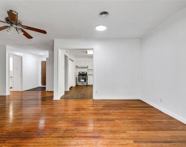 7108 Willis Avenue - Photo Thumbnail 10