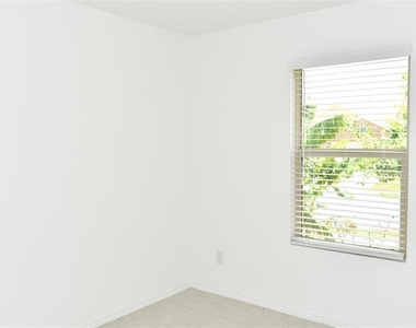 348 Dry Canyon Way - Photo Thumbnail 27