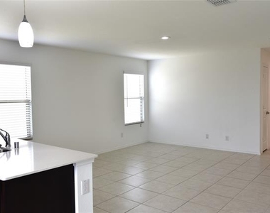 348 Dry Canyon Way - Photo Thumbnail 4