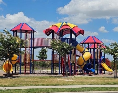 348 Dry Canyon Way - Photo Thumbnail 23