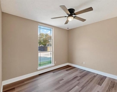 2007 Red Cloud Drive - Photo Thumbnail 16
