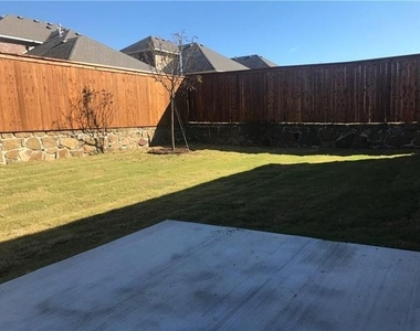 716 Monarch Lane - Photo Thumbnail 9