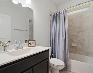 716 Monarch Lane - Photo Thumbnail 15