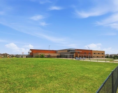 716 Monarch Lane - Photo Thumbnail 19