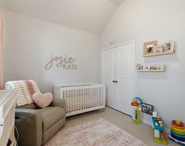 716 Monarch Lane - Photo Thumbnail 13
