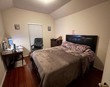 11440 Clover Knoll Drive - Photo Thumbnail 4