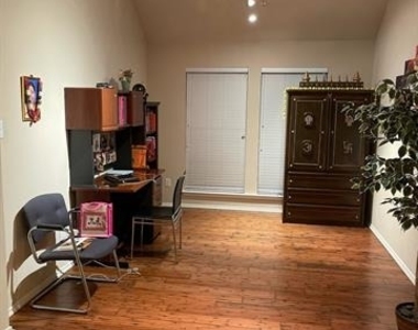 11440 Clover Knoll Drive - Photo Thumbnail 3