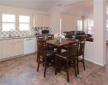 11440 Clover Knoll Drive - Photo Thumbnail 2