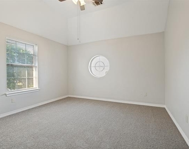 305 Boulder Creek Drive - Photo Thumbnail 19