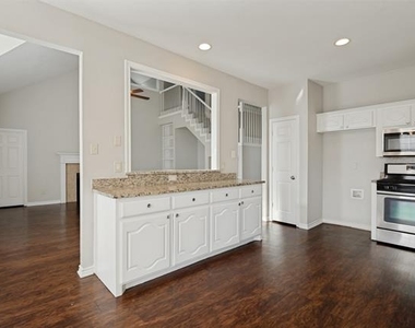 305 Boulder Creek Drive - Photo Thumbnail 9