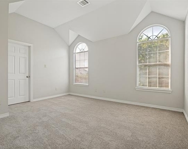 305 Boulder Creek Drive - Photo Thumbnail 14
