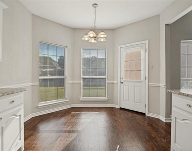 305 Boulder Creek Drive - Photo Thumbnail 10