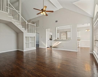 305 Boulder Creek Drive - Photo Thumbnail 7