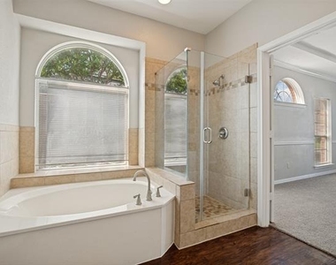 305 Boulder Creek Drive - Photo Thumbnail 15