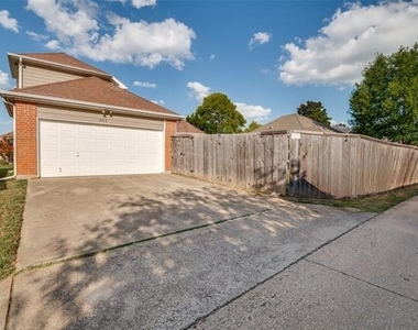 305 Boulder Creek Drive - Photo Thumbnail 23
