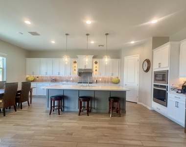17979 W Hazelwood Street - Photo Thumbnail 9
