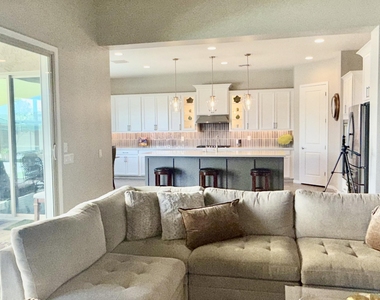 17979 W Hazelwood Street - Photo Thumbnail 15