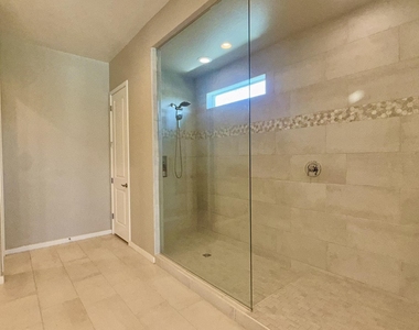 17979 W Hazelwood Street - Photo Thumbnail 18