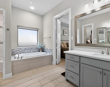 3848 Covedale Boulevard - Photo Thumbnail 11