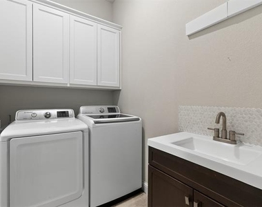 3848 Covedale Boulevard - Photo Thumbnail 33