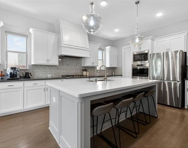 3848 Covedale Boulevard - Photo Thumbnail 7