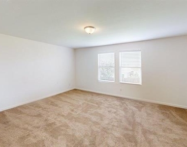 708 Bois D Arc Lane - Photo Thumbnail 8