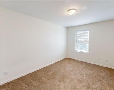 708 Bois D Arc Lane - Photo Thumbnail 11