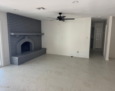 8837 W Highland Avenue - Photo Thumbnail 16