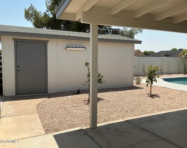 8837 W Highland Avenue - Photo Thumbnail 2