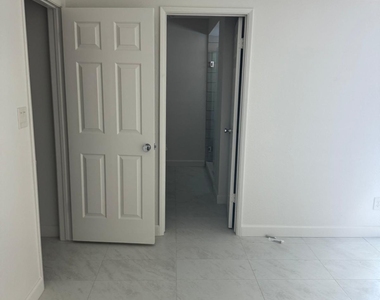 8837 W Highland Avenue - Photo Thumbnail 5