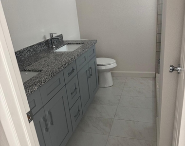 8837 W Highland Avenue - Photo Thumbnail 10