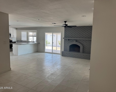 8837 W Highland Avenue - Photo Thumbnail 15