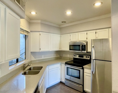 3848 N 3rd Avenue - Photo Thumbnail 6