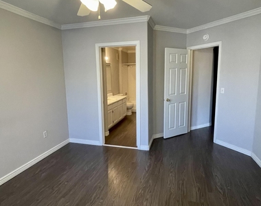 3848 N 3rd Avenue - Photo Thumbnail 13