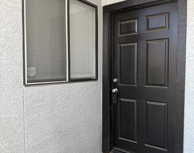 3848 N 3rd Avenue - Photo Thumbnail 2