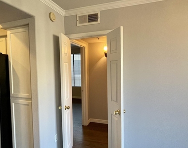 3848 N 3rd Avenue - Photo Thumbnail 8
