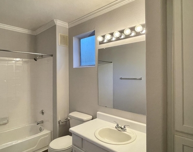 3848 N 3rd Avenue - Photo Thumbnail 10