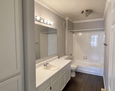 3848 N 3rd Avenue - Photo Thumbnail 14