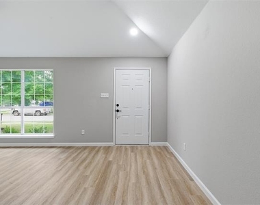 2051 Sunny Side Drive - Photo Thumbnail 7