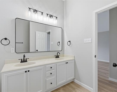 2051 Sunny Side Drive - Photo Thumbnail 31