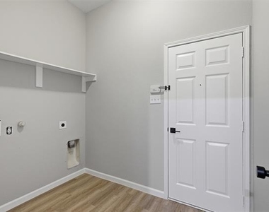 2051 Sunny Side Drive - Photo Thumbnail 18